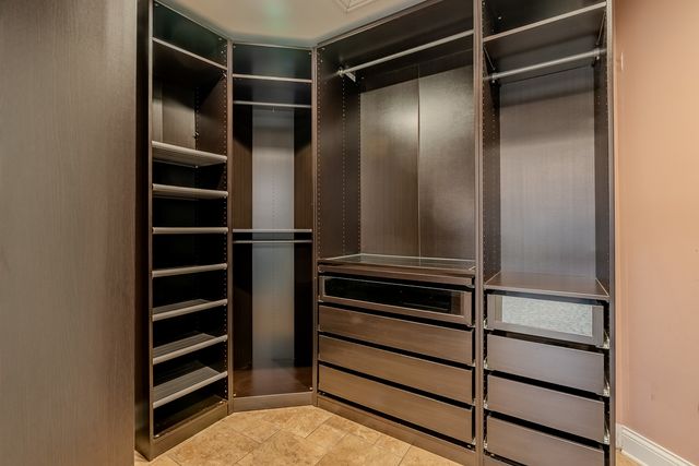 863 Bittersweet Drive, Northbrook, IL 60062