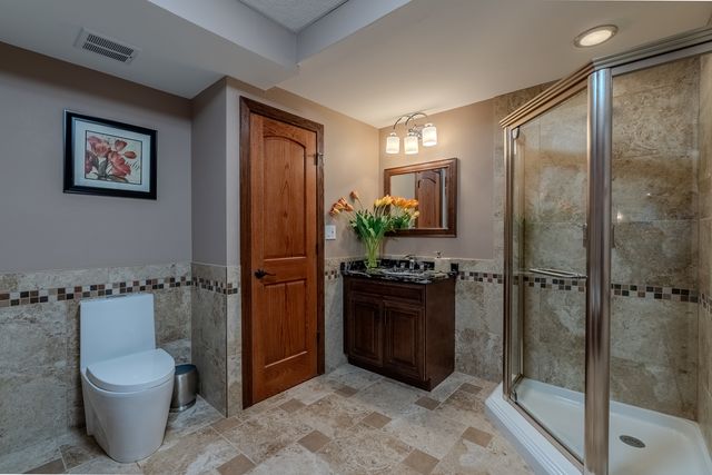 863 Bittersweet Drive, Northbrook, IL 60062