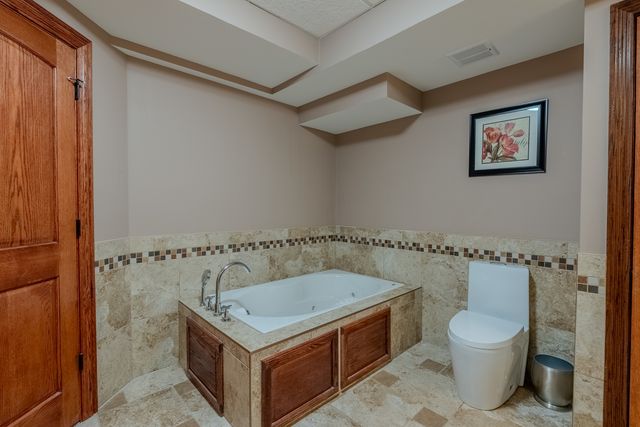 863 Bittersweet Drive, Northbrook, IL 60062