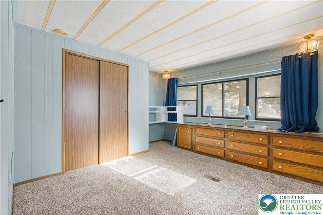 35 Linda Drive, Lehigh Twp, PA 18088