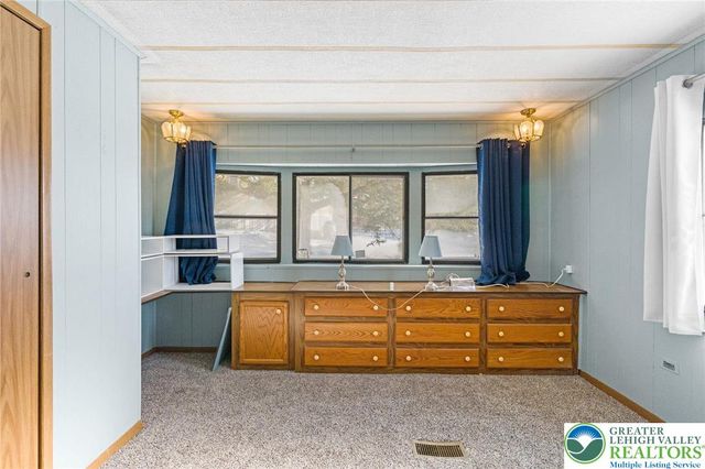 35 Linda Drive, Lehigh Twp, PA 18088