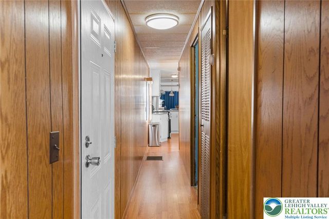 35 Linda Drive, Lehigh Twp, PA 18088