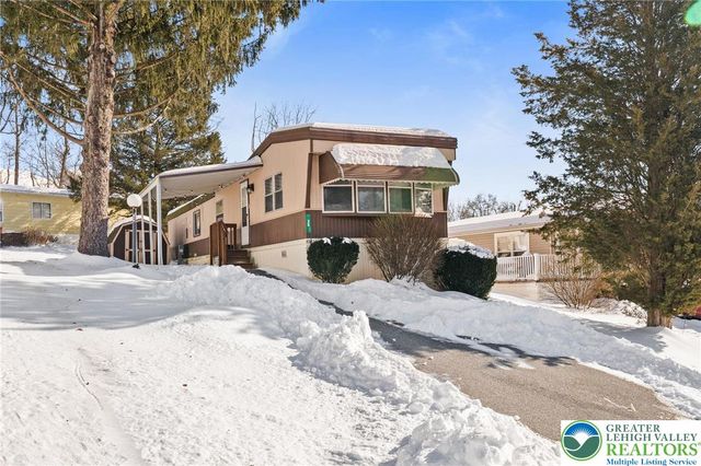 35 Linda Drive, Lehigh Twp, PA 18088