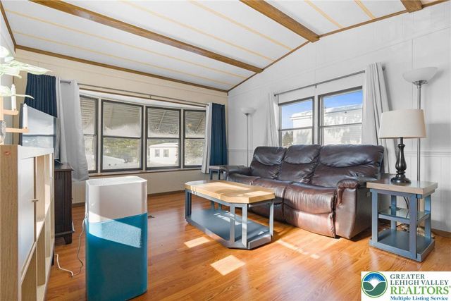 35 Linda Drive, Lehigh Twp, PA 18088