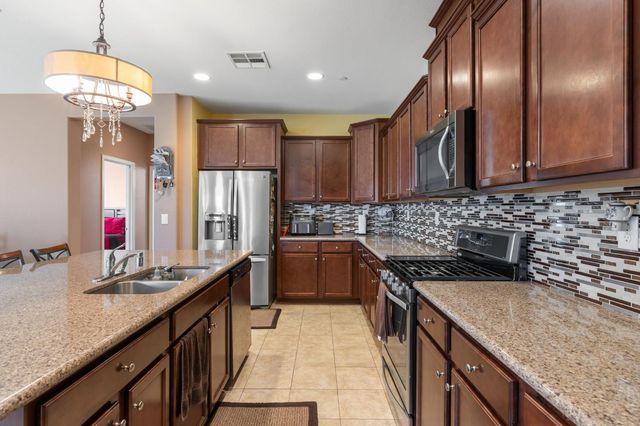 6001 Opera Way, Roseville, CA 95747