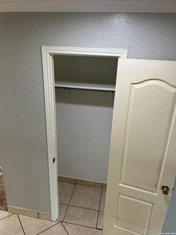 14606 Mountainside, San Antonio, TX 78233