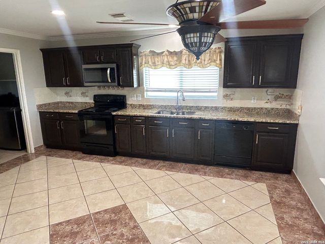 14606 Mountainside, San Antonio, TX 78233