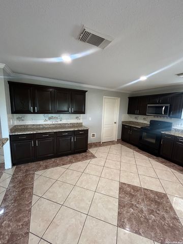 14606 Mountainside, San Antonio, TX 78233