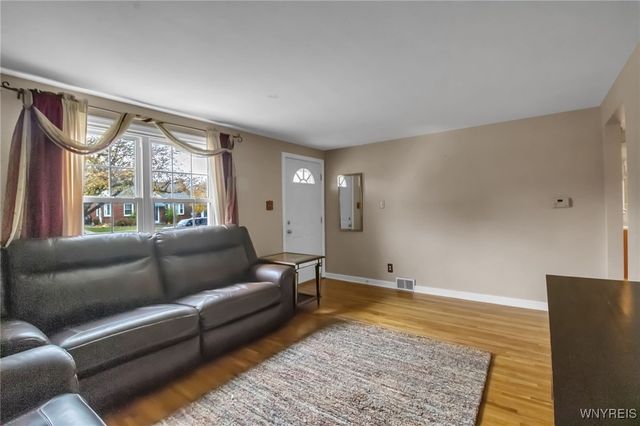 286 Glencove Road, Tonawanda, NY 14223