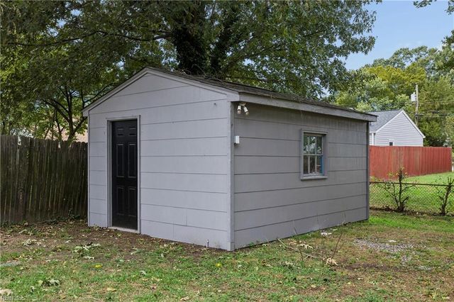 1011 76th ST, Newport News, VA 23605