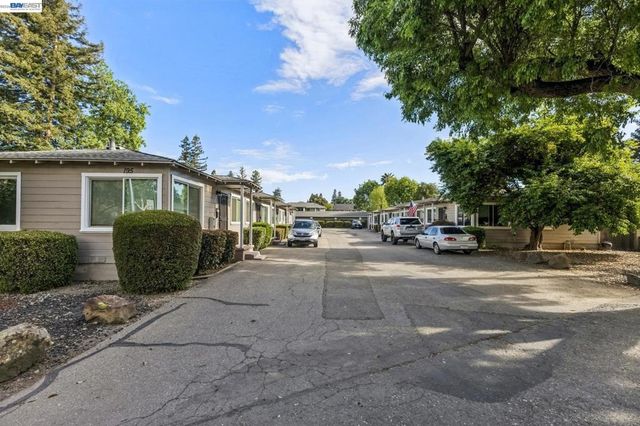 187 Old Bernal Ave, Pleasanton, CA 94566