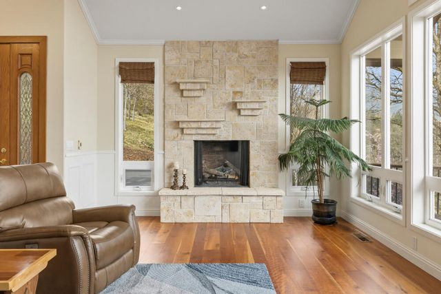 6586 Coopers Hawk Road, Klamath Falls, OR 97601