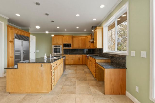 6586 Coopers Hawk Road, Klamath Falls, OR 97601