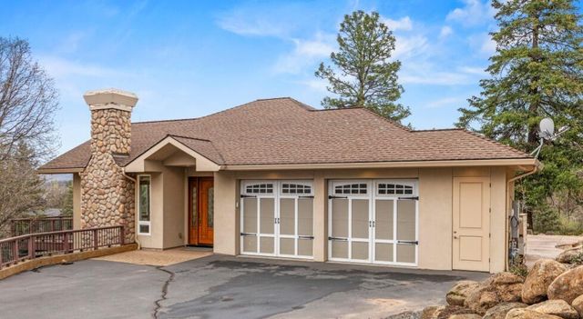 6586 Coopers Hawk Road, Klamath Falls, OR 97601