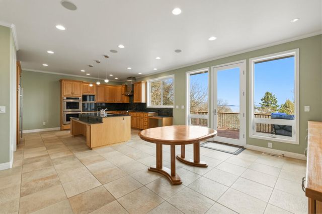 6586 Coopers Hawk Road, Klamath Falls, OR 97601