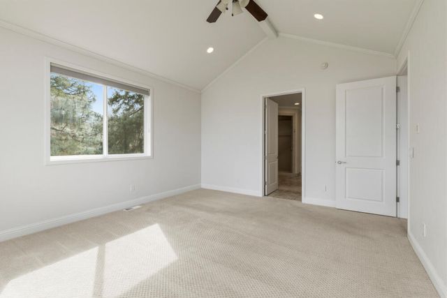 6586 Coopers Hawk Road, Klamath Falls, OR 97601