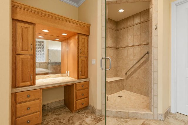 6586 Coopers Hawk Road, Klamath Falls, OR 97601