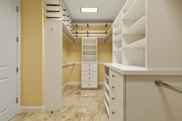 6586 Coopers Hawk Road, Klamath Falls, OR 97601