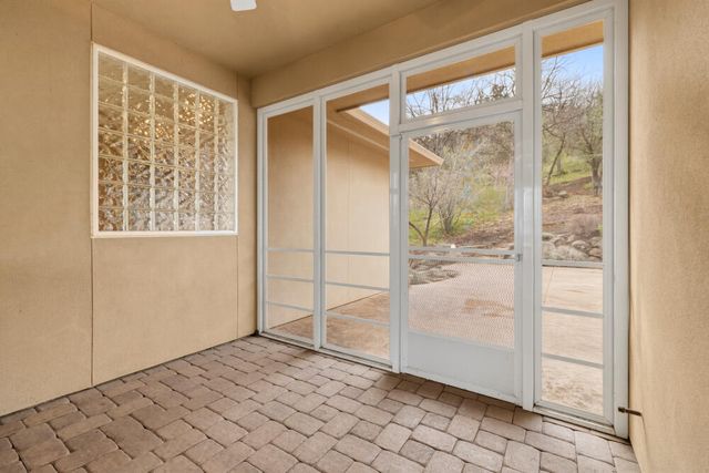 6586 Coopers Hawk Road, Klamath Falls, OR 97601