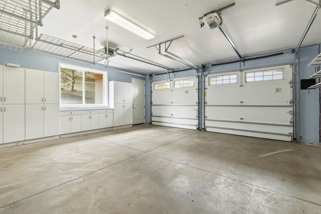 6586 Coopers Hawk Road, Klamath Falls, OR 97601