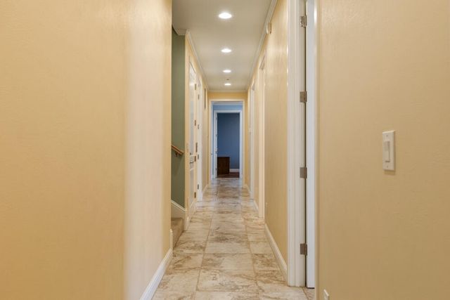 6586 Coopers Hawk Road, Klamath Falls, OR 97601