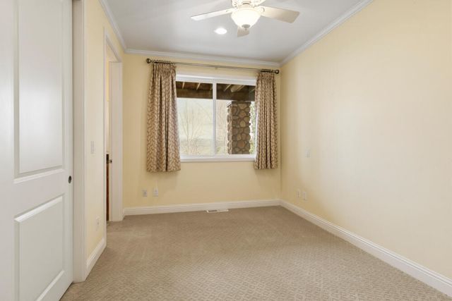 6586 Coopers Hawk Road, Klamath Falls, OR 97601