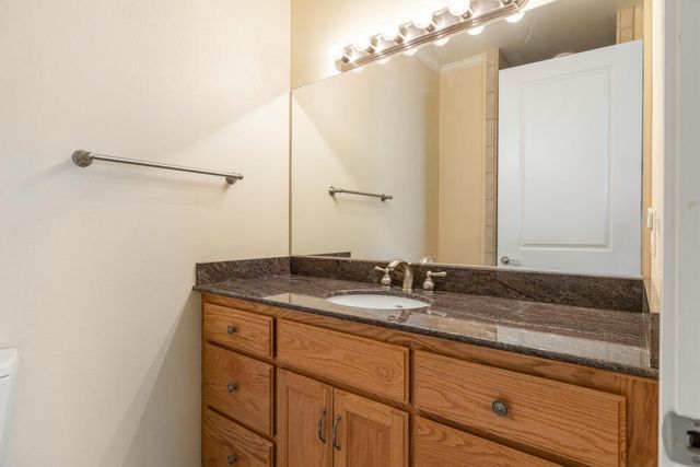 6586 Coopers Hawk Road, Klamath Falls, OR 97601