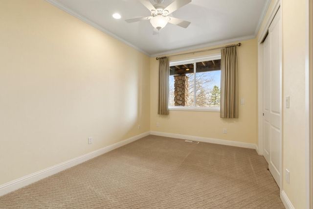 6586 Coopers Hawk Road, Klamath Falls, OR 97601