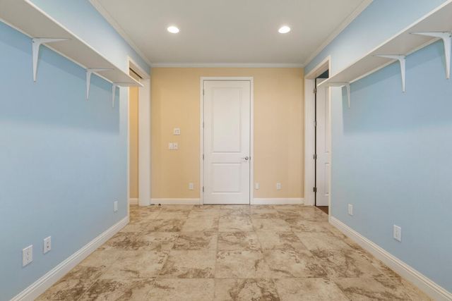 6586 Coopers Hawk Road, Klamath Falls, OR 97601