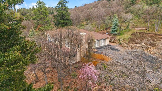 6586 Coopers Hawk Road, Klamath Falls, OR 97601