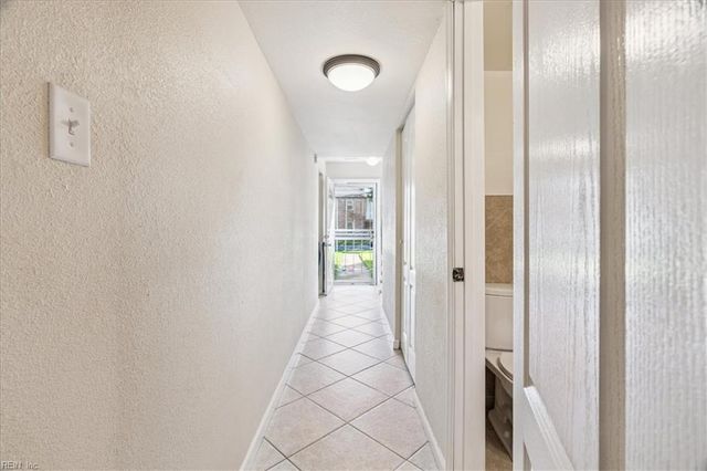 645 Red Horse LN, Virginia Beach, VA 23462