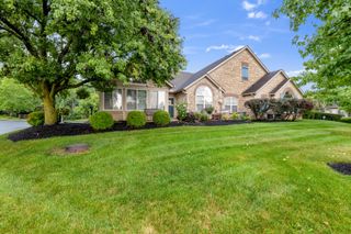 109 Stonegate Drive, Pataskala, OH 43062