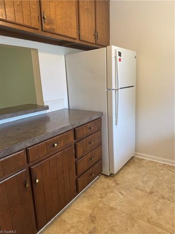 894 Ridge Court, Winston-salem, NC 27107