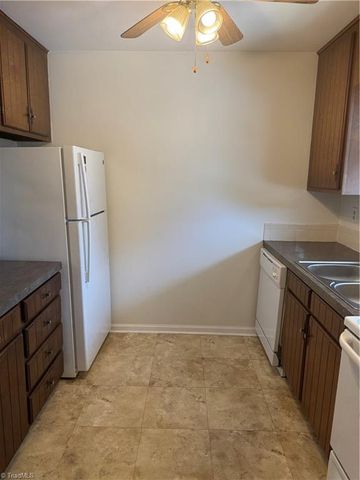 894 Ridge Court, Winston-salem, NC 27107