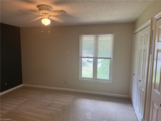 894 Ridge Court, Winston-salem, NC 27107