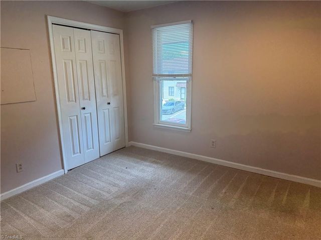 894 Ridge Court, Winston-salem, NC 27107