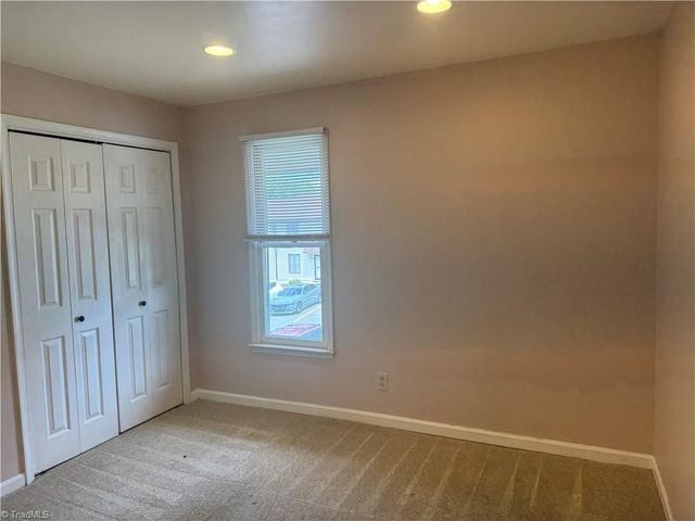 894 Ridge Court, Winston-salem, NC 27107