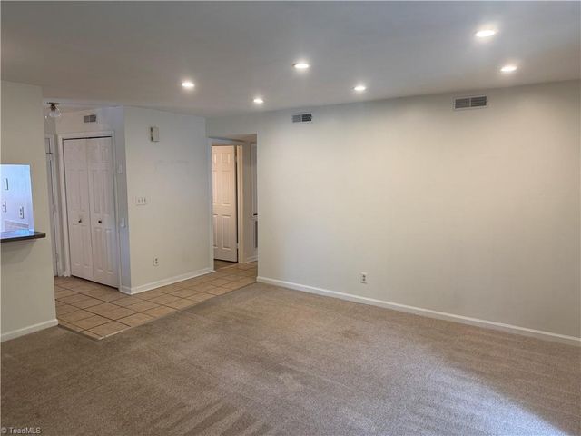 894 Ridge Court, Winston-salem, NC 27107