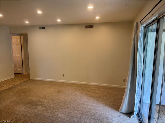 894 Ridge Court, Winston-salem, NC 27107
