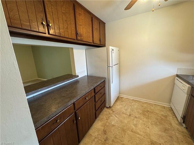 894 Ridge Court, Winston-salem, NC 27107