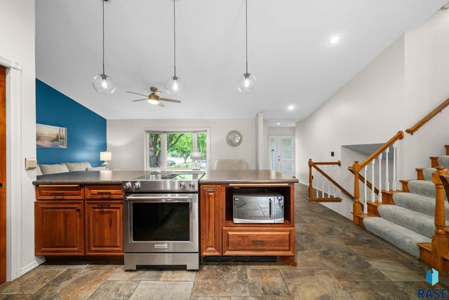 1000 N Richmond Cir Circle, Sioux Falls, SD 57103