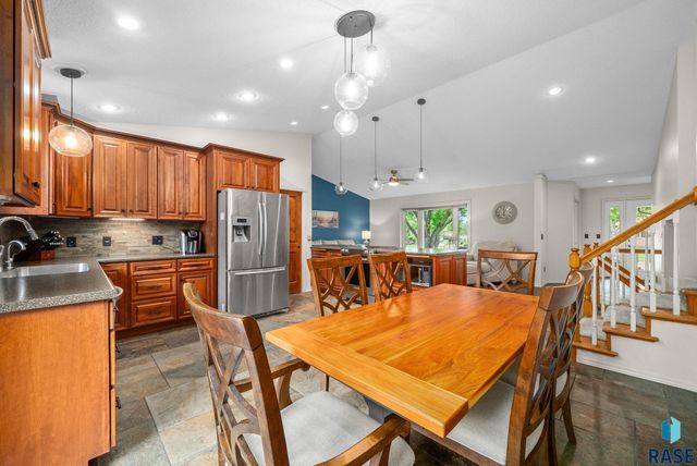 1000 N Richmond Cir Circle, Sioux Falls, SD 57103