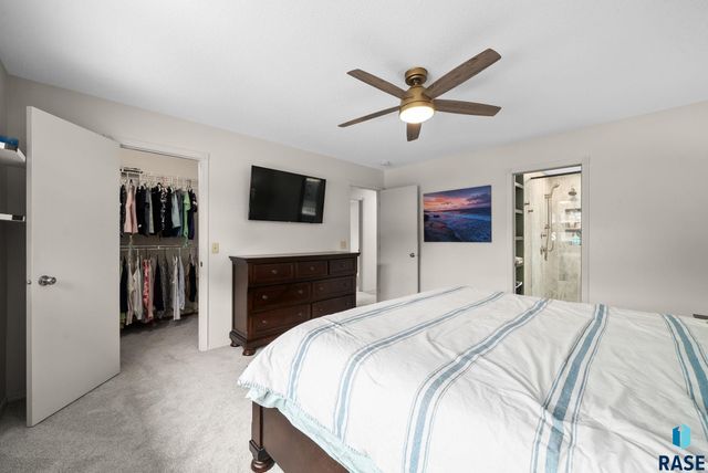 1000 N Richmond Cir Circle, Sioux Falls, SD 57103