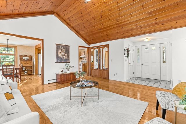 37 Walker Lane, Fremont, NH 03044