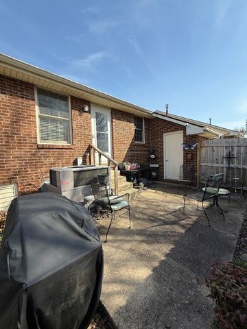 2115 Mockingbird Ln Apt A, Springfield, TN 37172