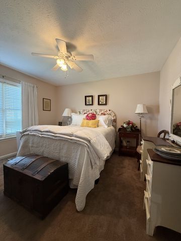 2115 Mockingbird Ln Apt A, Springfield, TN 37172
