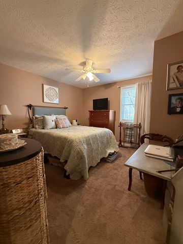 2115 Mockingbird Ln Apt A, Springfield, TN 37172