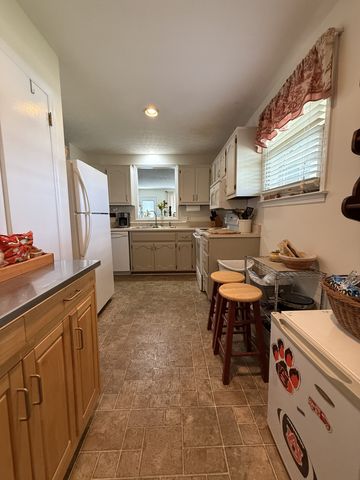 2115 Mockingbird Ln Apt A, Springfield, TN 37172