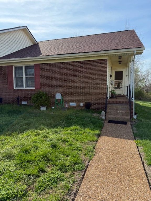 2115 Mockingbird Ln Apt A, Springfield, TN 37172
