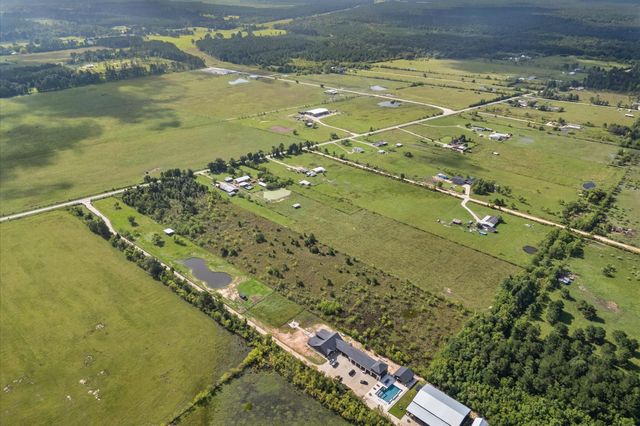 420 County Road 3011, Dayton, TX 77535